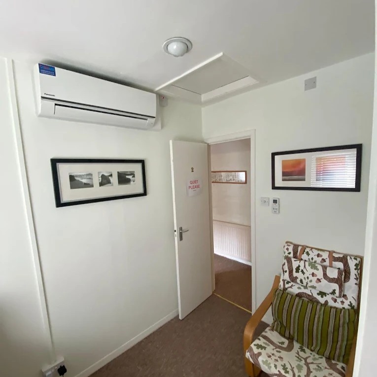 wall mounted air conditioner unit