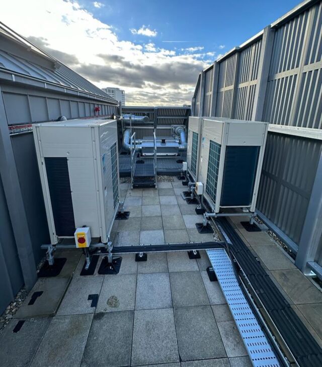 Inch 1/8, 5/8 Pipework installed to serve 4no Dx coils. Difficult sets and confined spaces overcome to bring this all together. #qualityworkmanship #benders #daikin #bigfoot #aircon #ac #hvac #airconditioningengineer